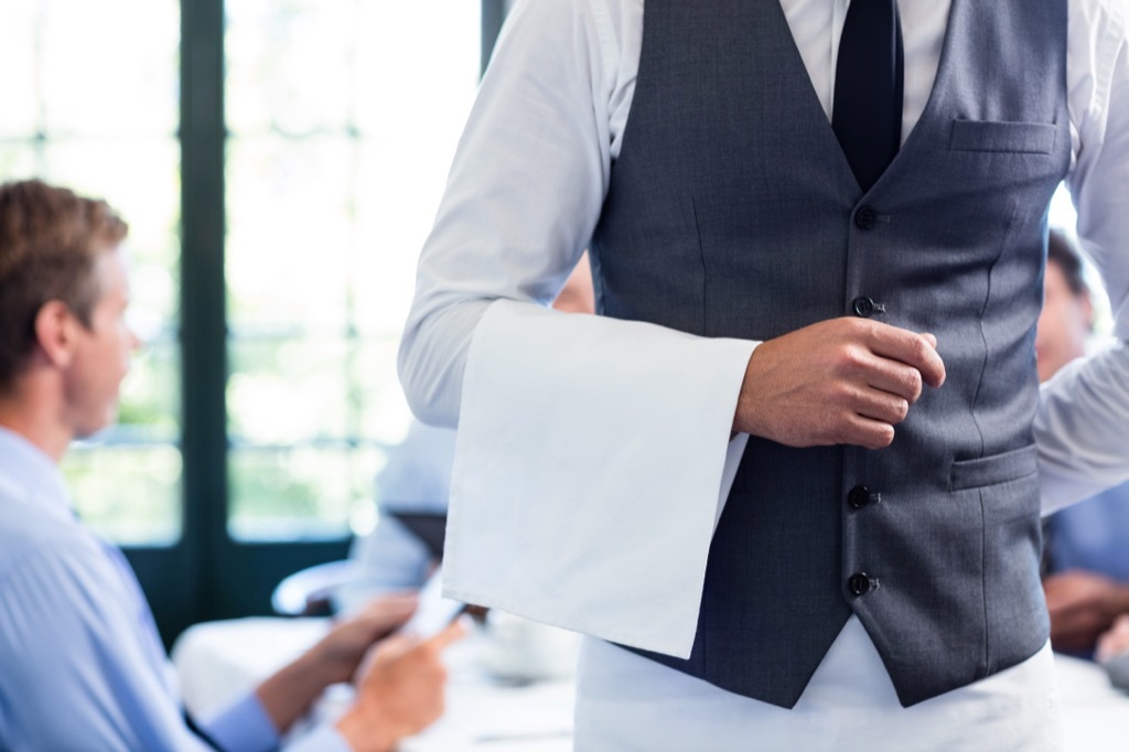 waiter walking away restaurant etiquette