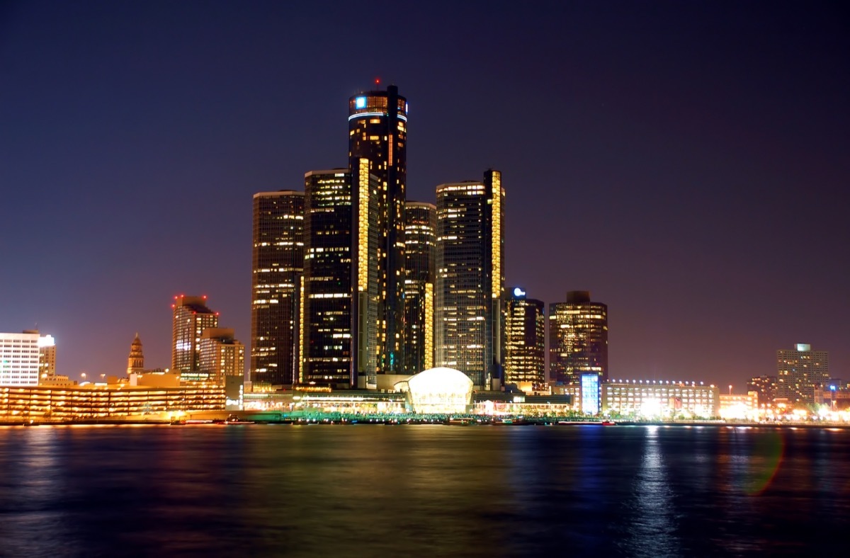 renaissance center detroit