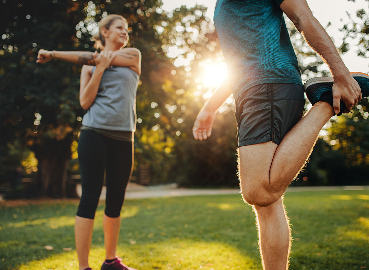 stretching before run