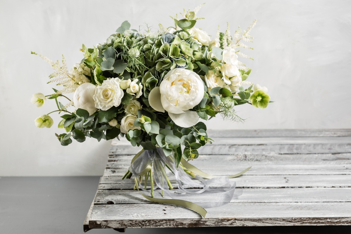 bouquet of white roses