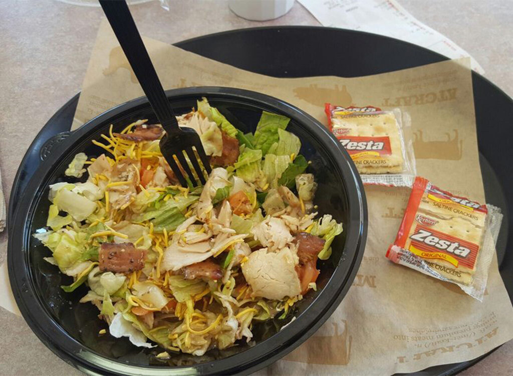 Arbys turkey farmhouse salad on tray with crackers