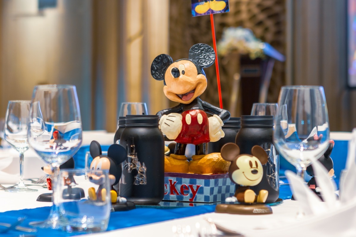 mickey mouse table decorations for dinner