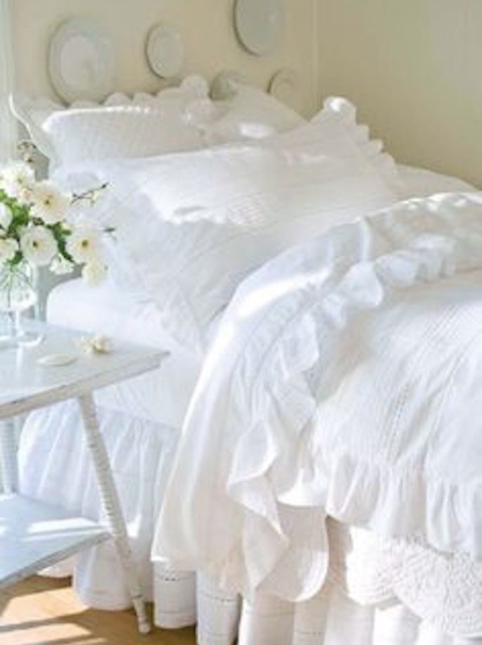 Overly Frilly Bedding 1990s Worst Home Decorating Trends