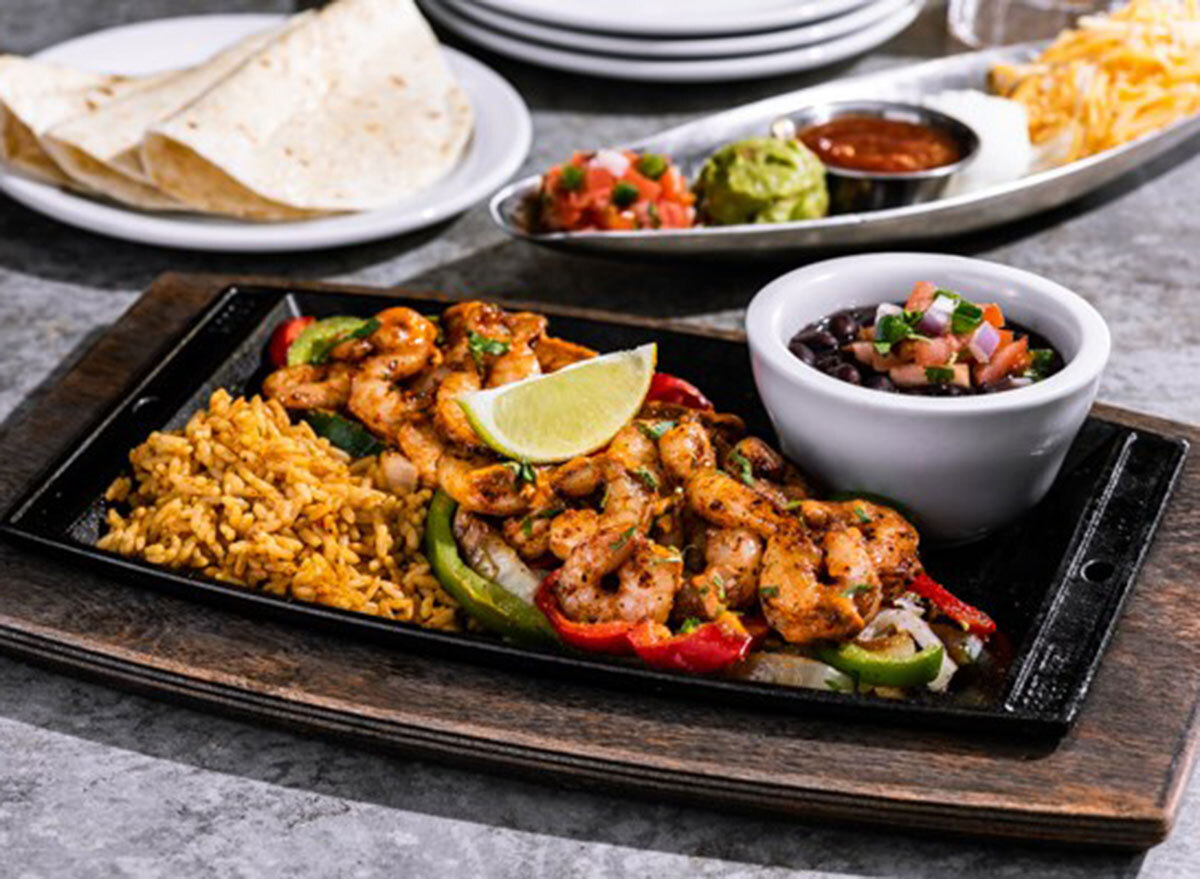 shrimp fajitas chilis