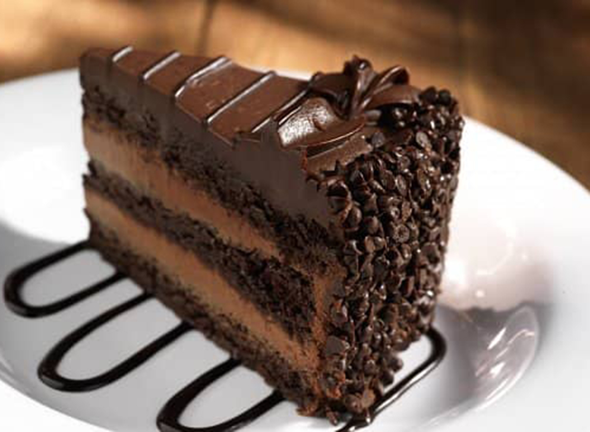 hooters chocolate mousse cake