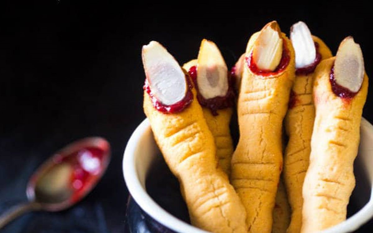 Witchy lady fingers | 15 Easy Halloween Cookie Ideas | Her Beauty