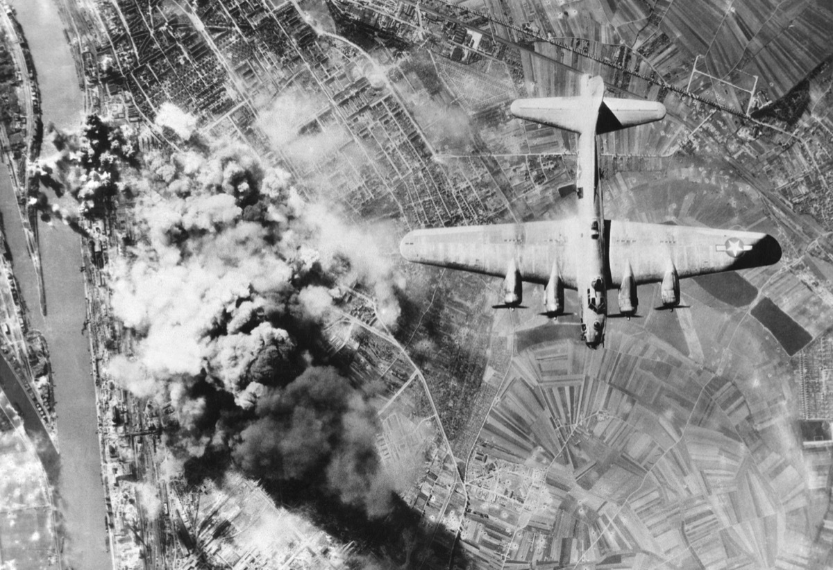 American B-17 flying fortresses bombs Ludwigshafen chemical and synthetic oil works, Germany. World War2, Sept. 29, 1944