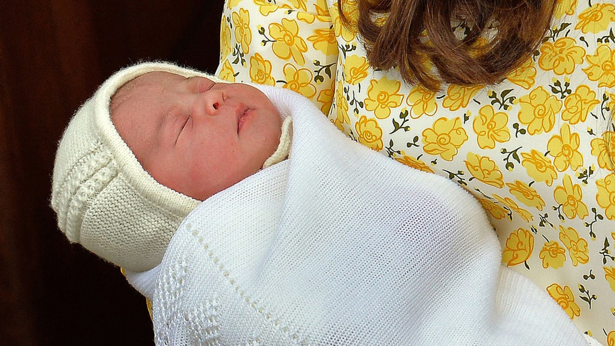 Prince George and Princess Charlotte - Perfect Portraits of Royal Babies 20