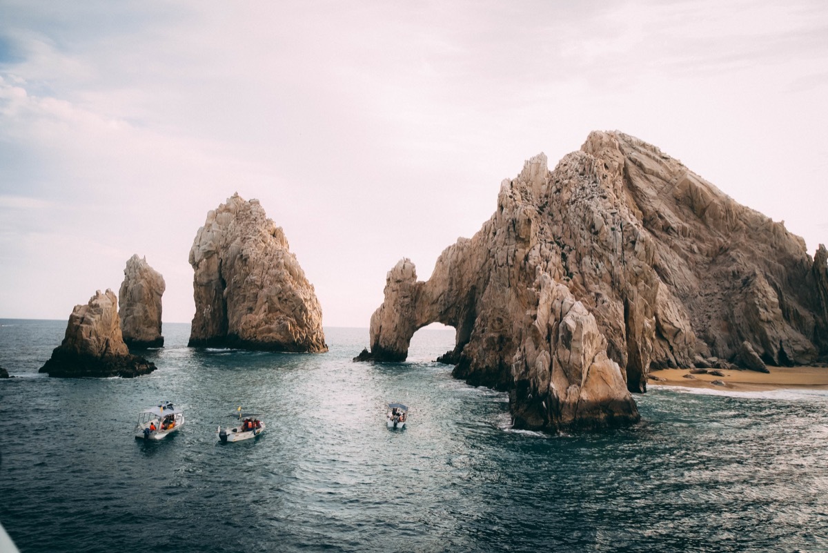 the cabo san lucas arch in mexico