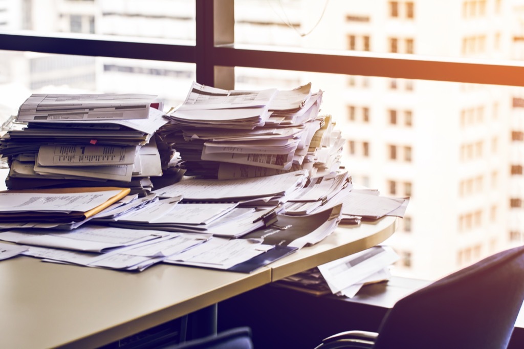 messy desk einstein geniuses