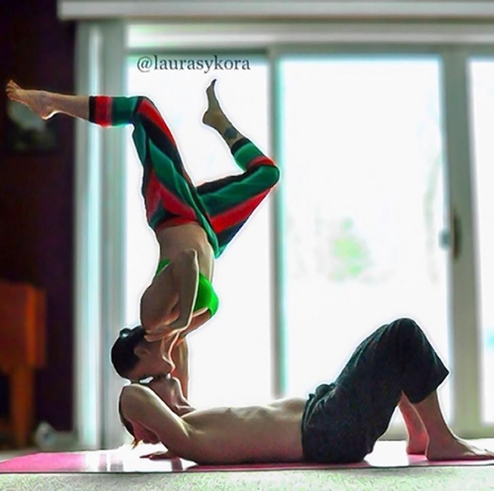 Yoga Enthusiast Laura Kasperzak - A Woman Who Became an Internet Sensation