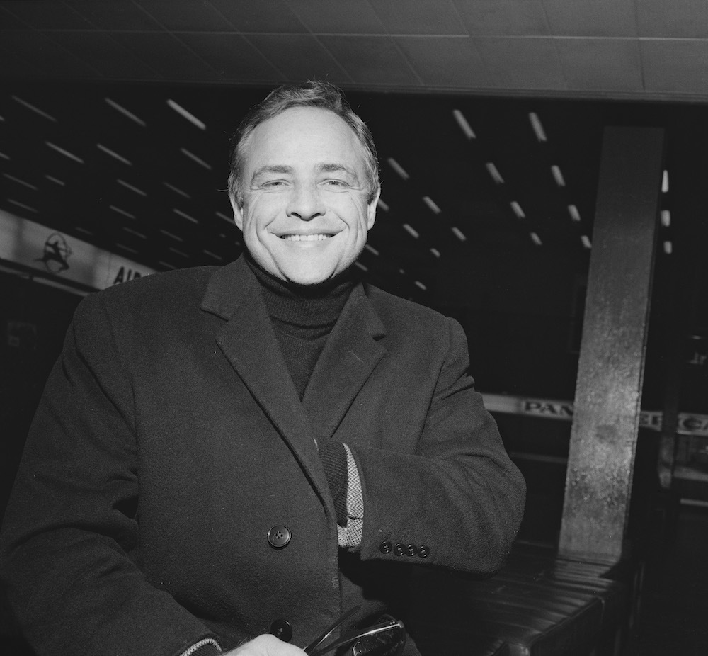 Marlon Brando at London Airport in 1967