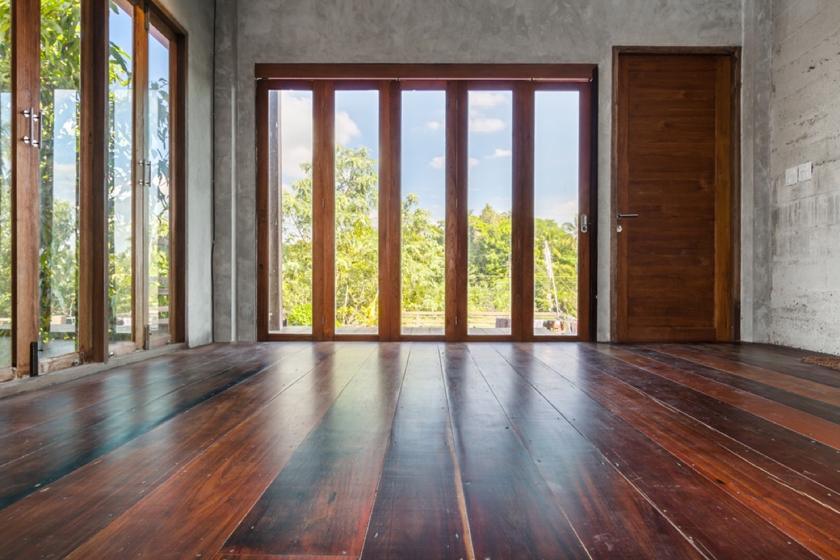 sloping hardwood floors home problems