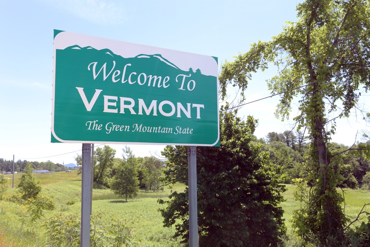 vermont state welcome sign, iconic state photos