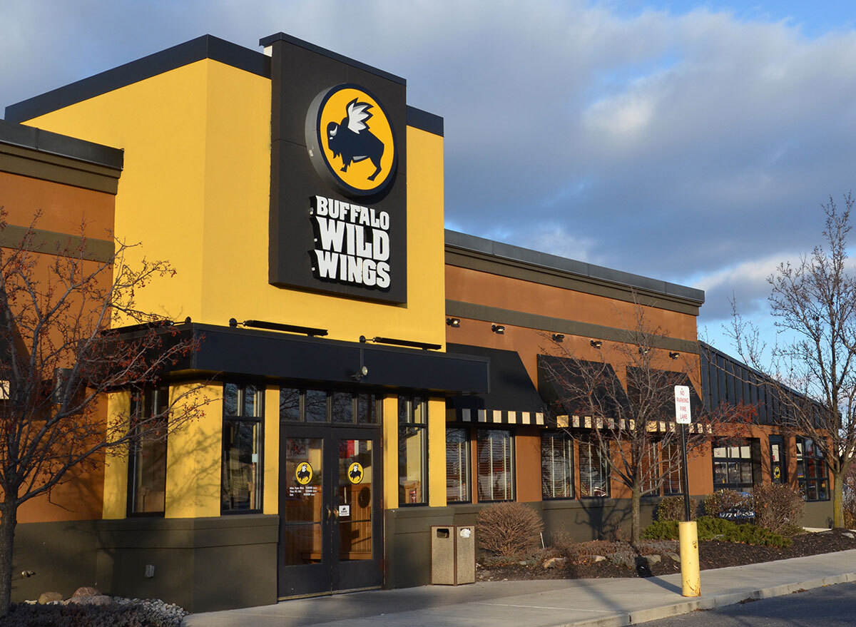 Buffalo wild wings restaurant