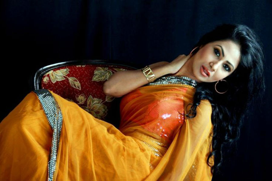 the-10-hottest-bangladeshi-women-10