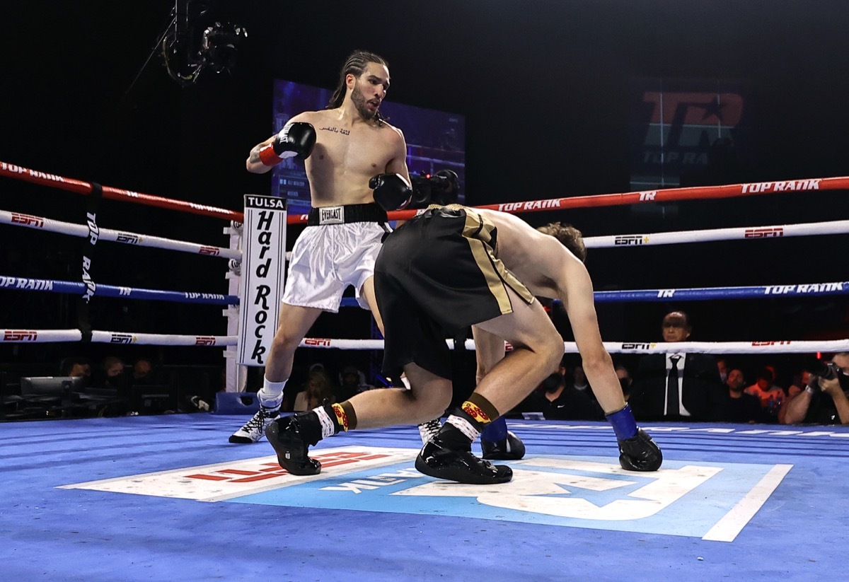 Nico Ali Walsh winning debut boxing match