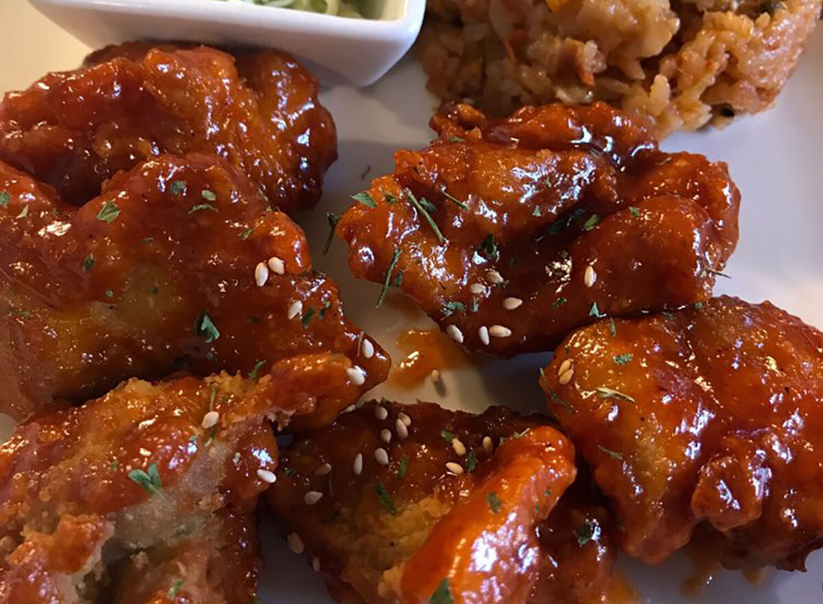 plate of chicken wings