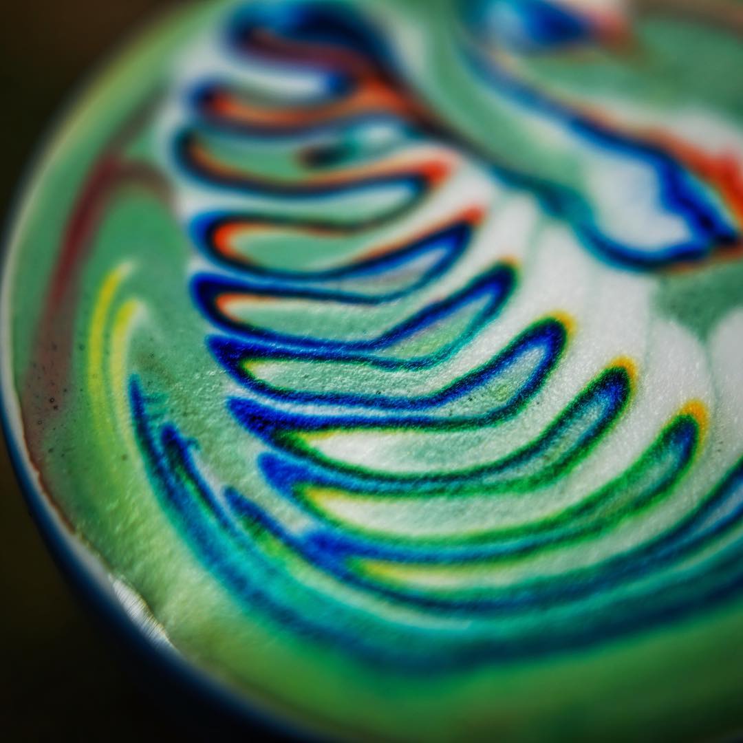 rainbow-coffee-is-the-new-hypnotizing-trend-in-barista-art-you-have-to-get-your-hands-on-04