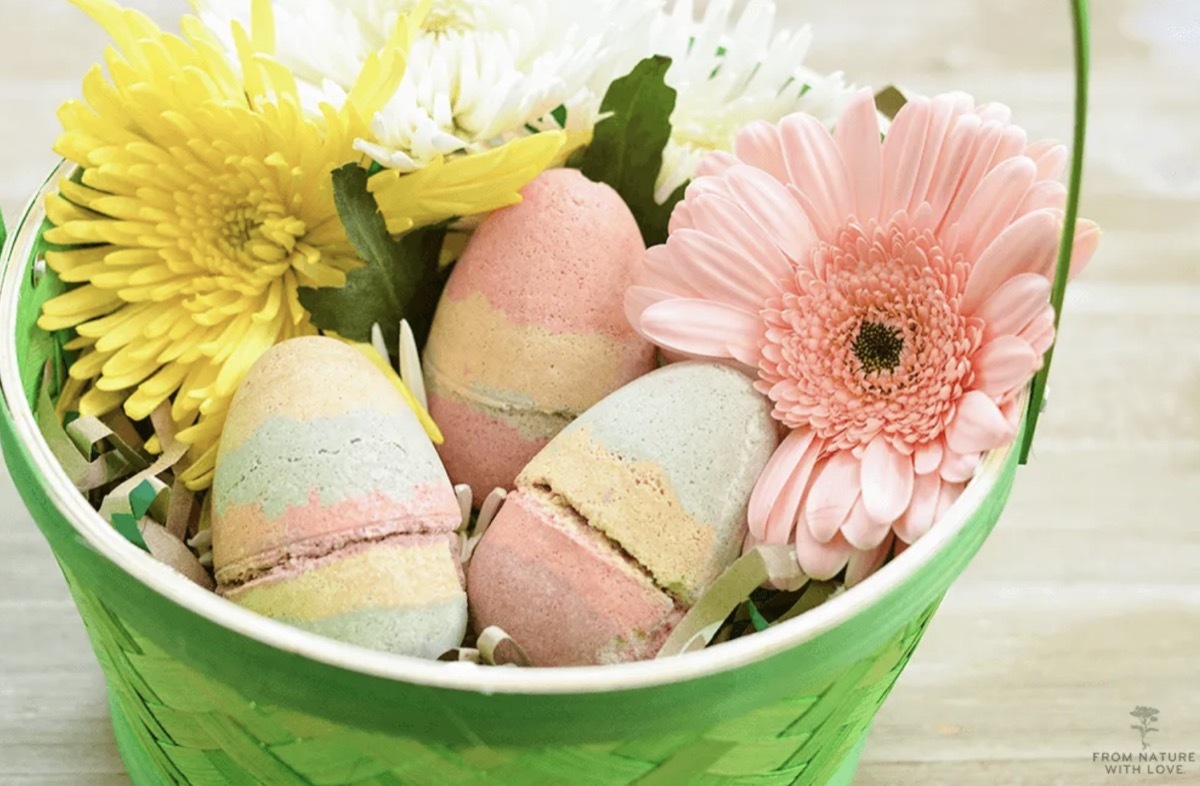 Easter egg bath bomb