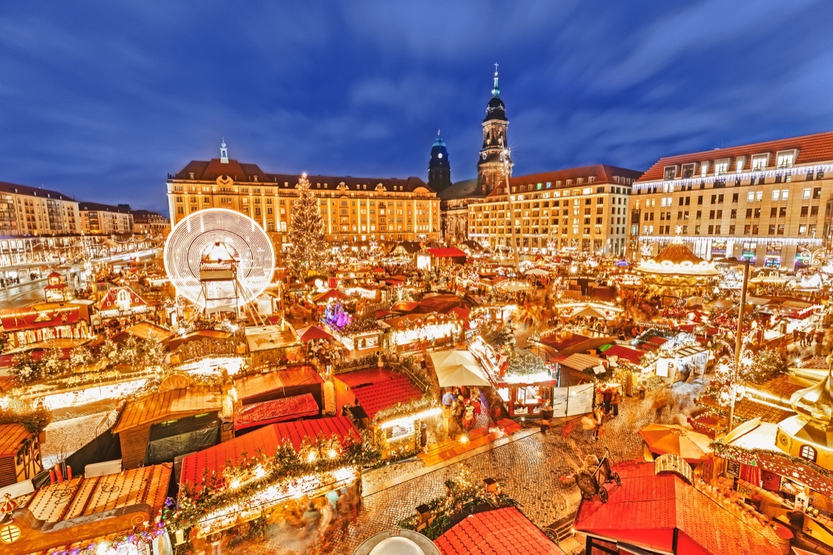 dresden christmas market at night